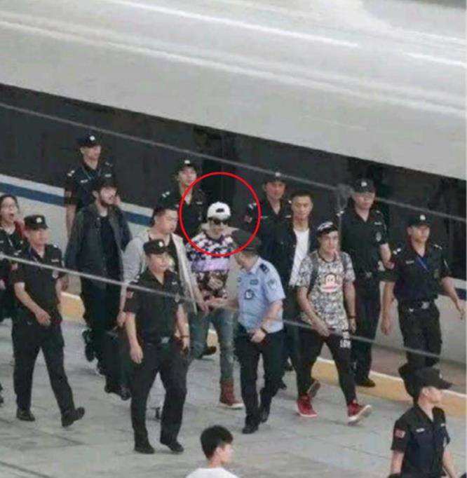 上海伴游招聘日薪一万(上海招聘高端伴游一天20万)